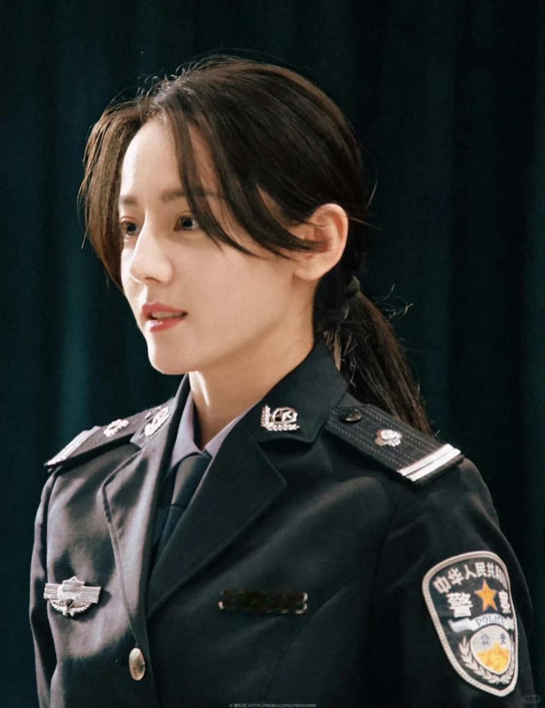 迪丽热巴千字长文再见 邓妍警官👮🏻‍♀️你好 演员迪丽热巴[来抱抱] 相信以