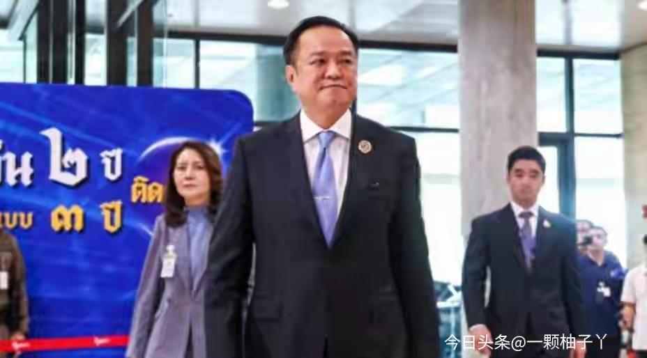 泰国组阁，网传“七成民众反对政党联手”这事是真的，但大家反对的是自豪党和人民党结