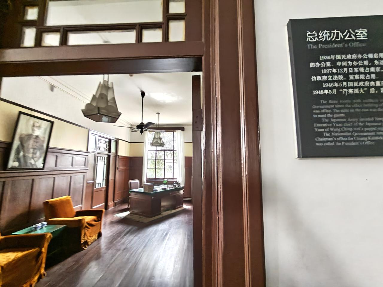 人活一辈子，真正属于自己的东西，其实没那么多。高高在上的地位、别人眼中的评价，都