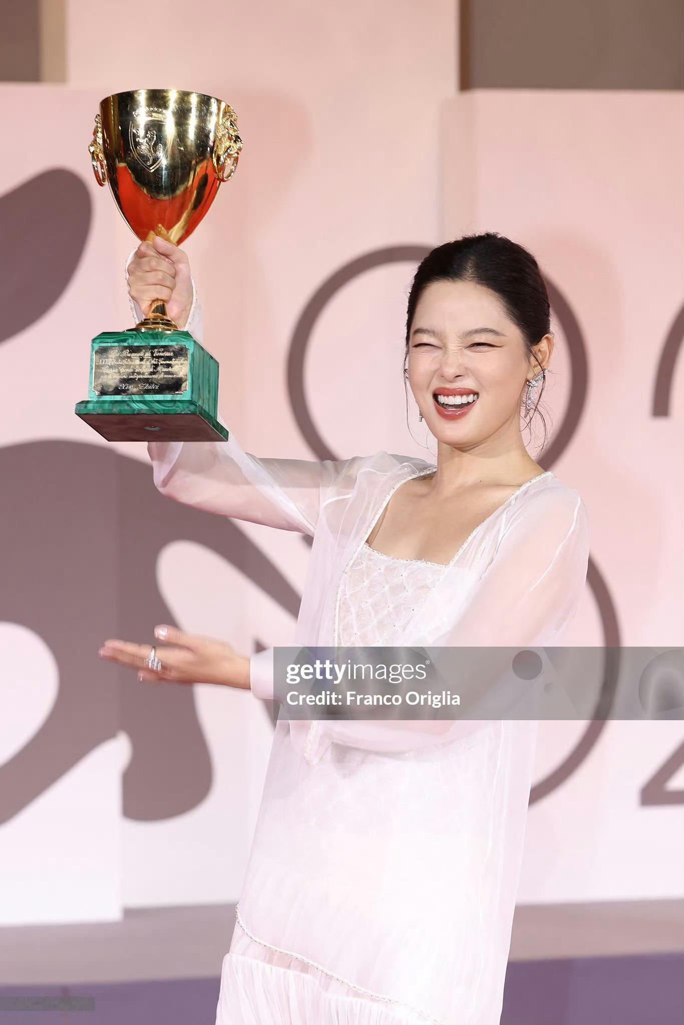 G社生图活人味很重的蕾子姐辛芷蕾的影后是全票通过 ​​​