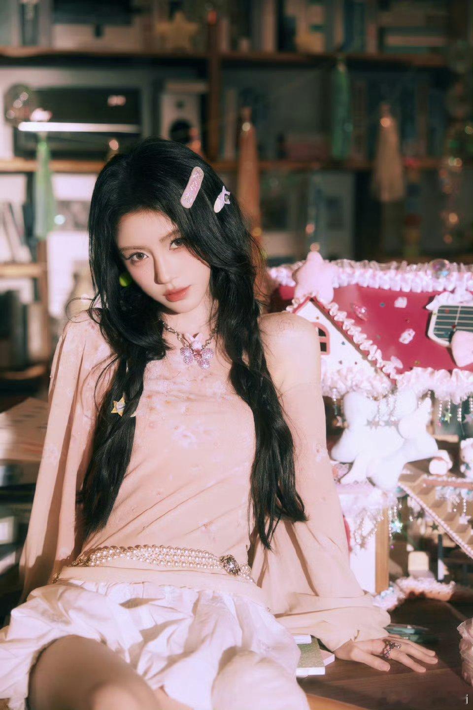 鞠婧祎简直就是仙女来的，太美了，又美又甜 鞠婧祎珍珠腰链 