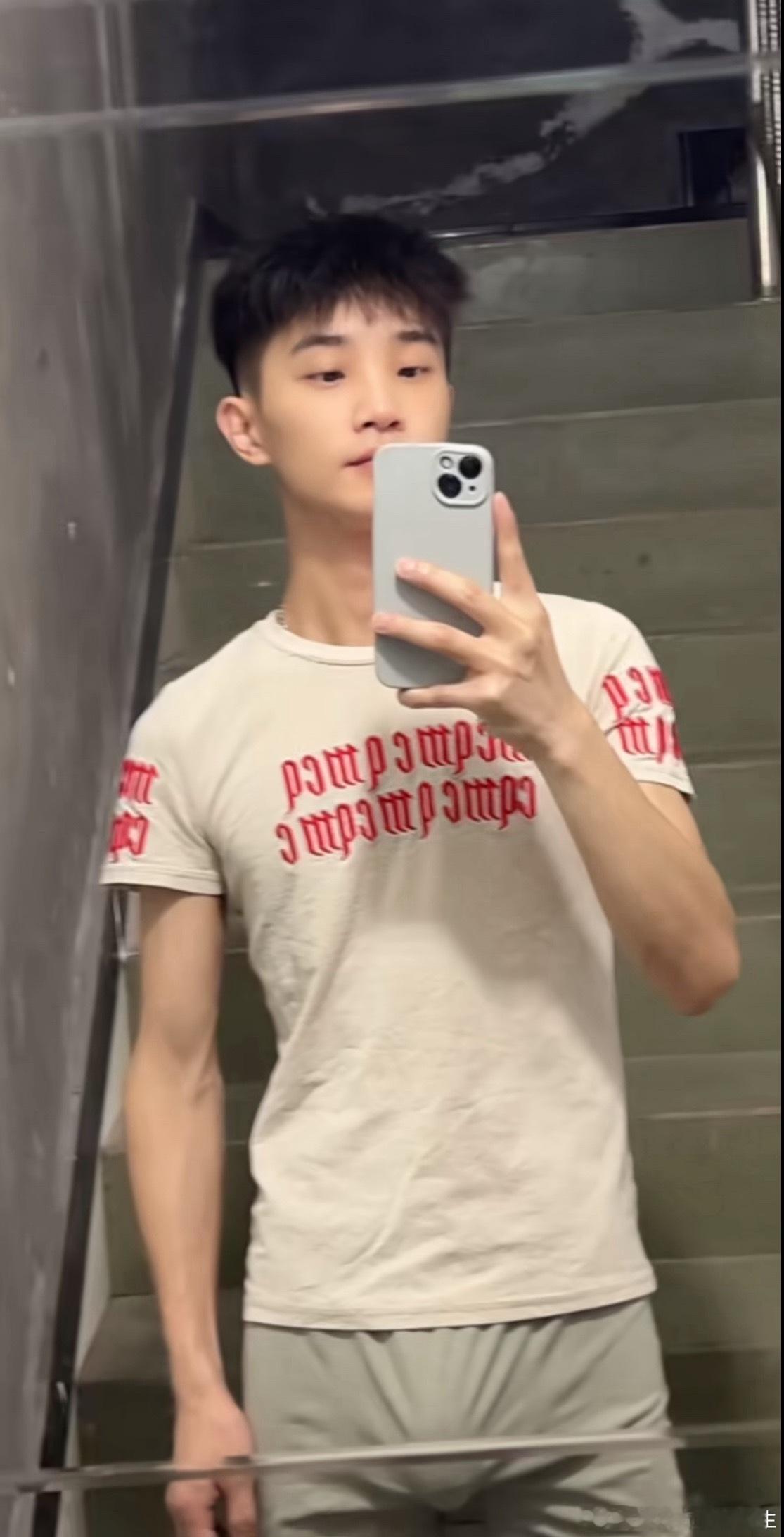 好清澈的眼神