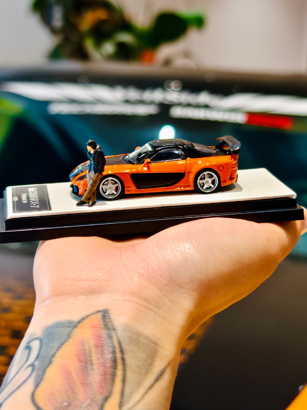 VeilSide RX-7 FORTUNEVeilSide FFZ400 1:1