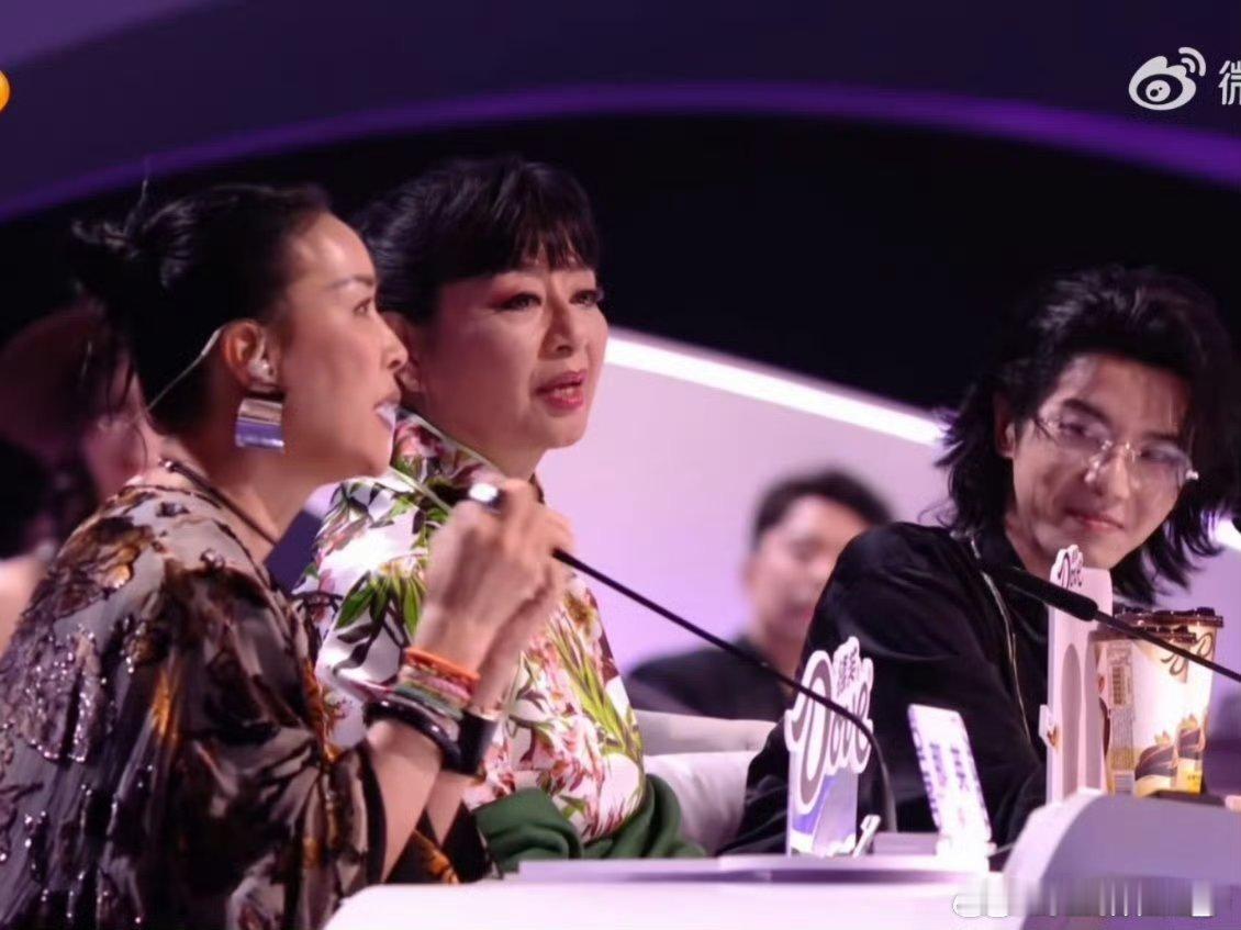 殷老师：我的任务是来看表演不是来站队的难怪大家都尊敬殷老师这格局不是一般人能有的