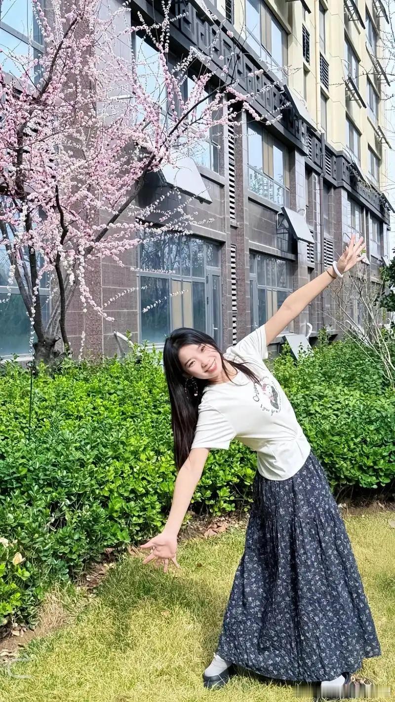 属马人85年属牛男，41岁的桃花劫是属马人，在地支当中，牛与马之间存在有相害的关