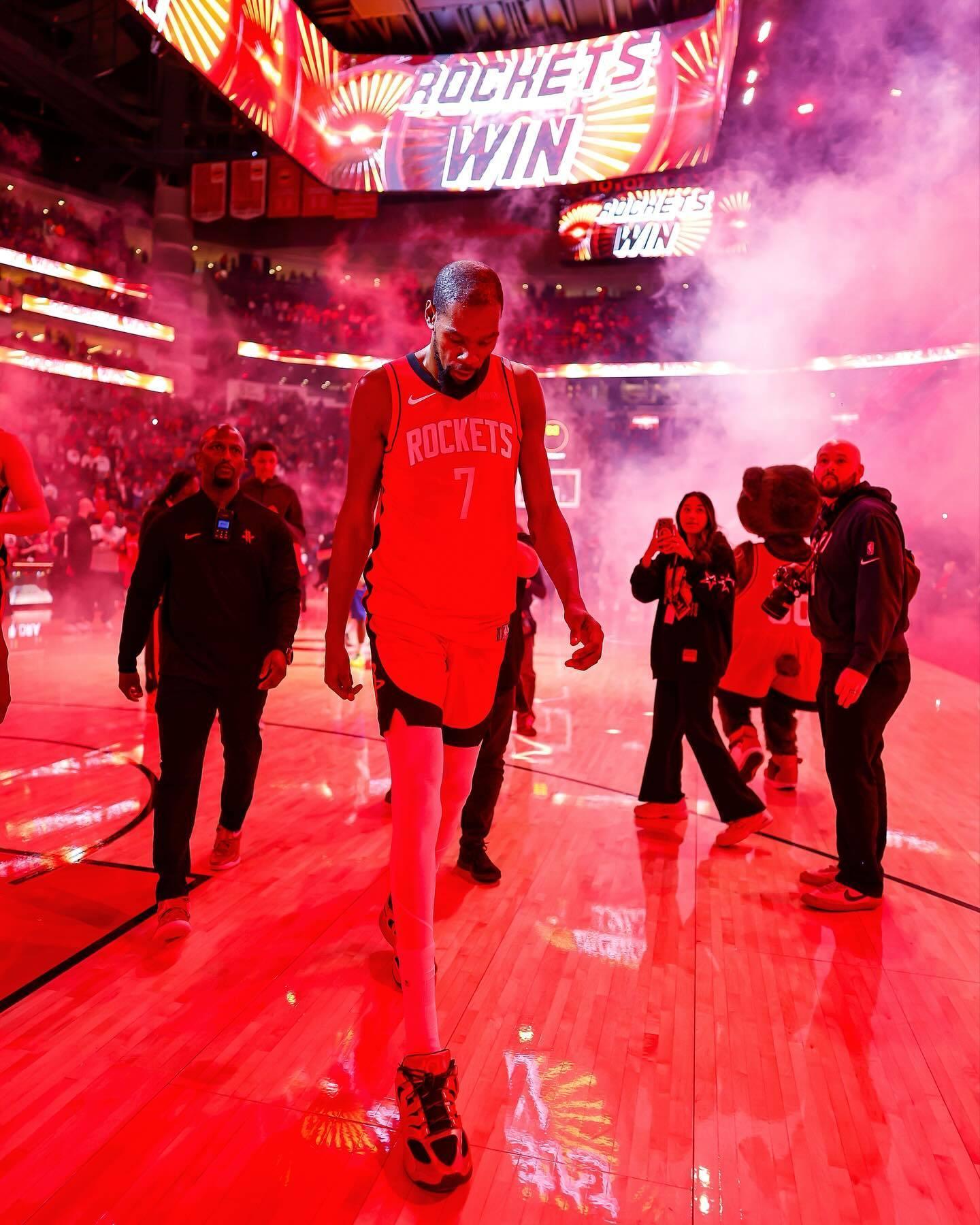 【杜兰特赛场照】新赛季篮不住 ​​​