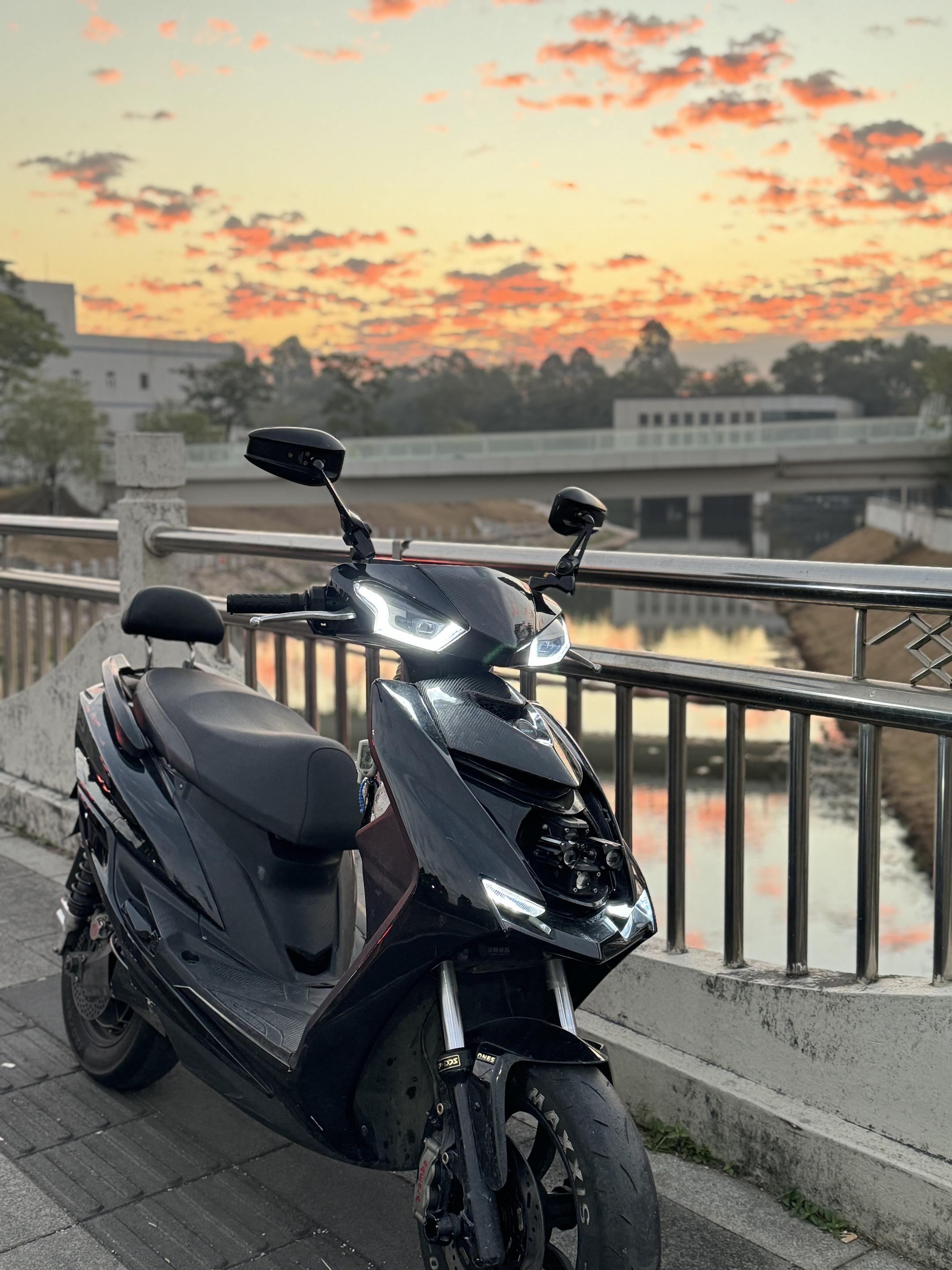 劲战 cygnusx 劲战四代目 封闭道路拍摄 女骑