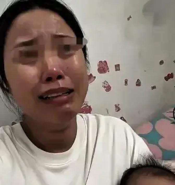 离婚后前夫上门看娃留了钱和零食，我红了眼，复婚该答应吗？

离婚快一年，我独自带