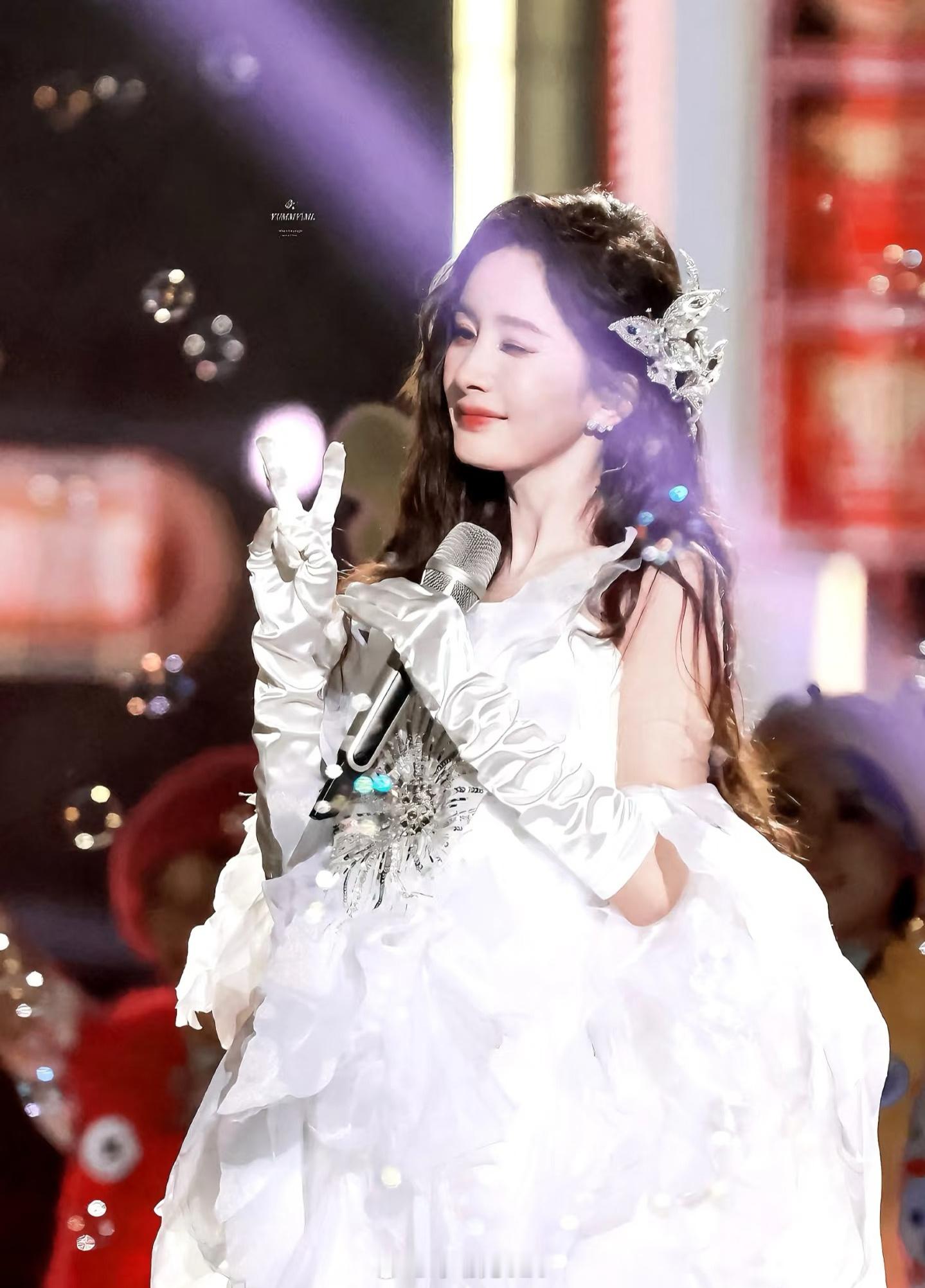 杨幂还是这么甜 甜幂幂，好甜好美丽[666][666] 