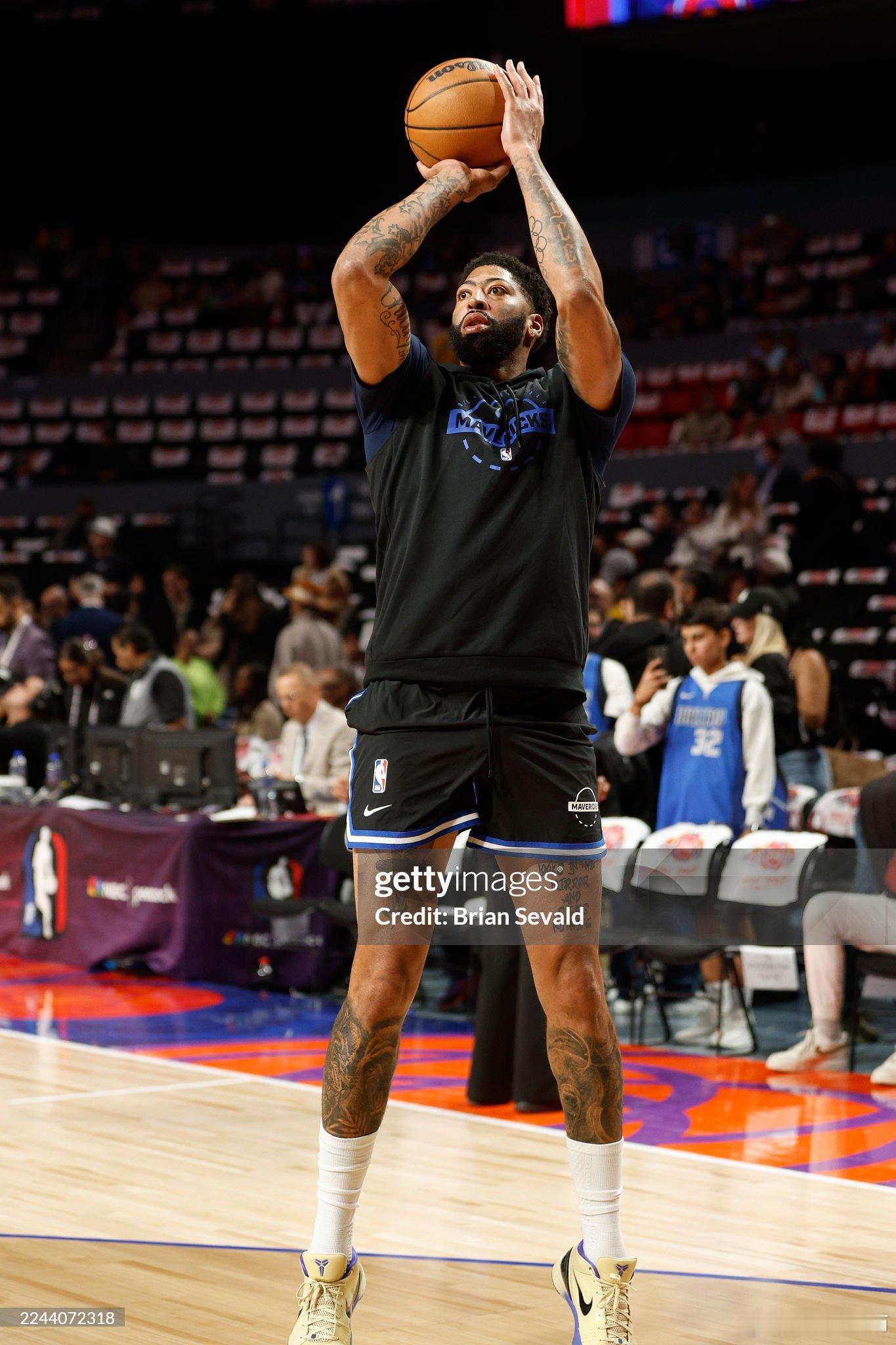 MFFL 伤病报告：常规赛第20场vs 湖人。弗拉格（右手拇指扭伤）出战。戴维斯