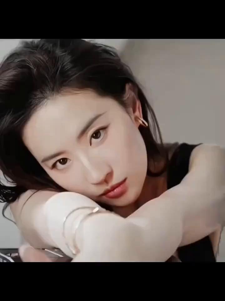 我想对最爱的人说：你是我今生最美的遇见，也是我此生仅有的一次执着。只要你一直在，