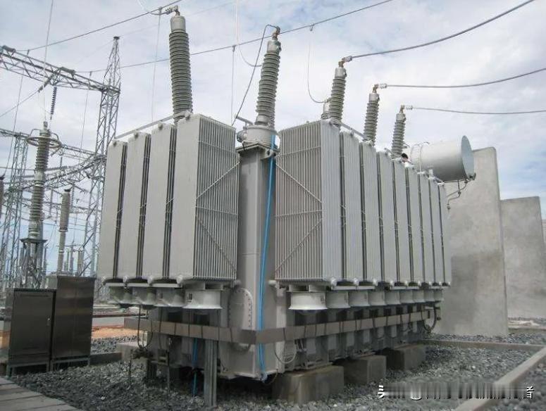 马斯克的预言再度成真！继全球芯片短缺之后，一场席卷世界的变压器危机正加速蔓延。