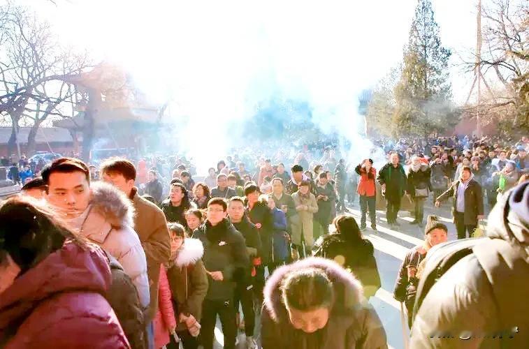 最近，听说年轻人迷上“互联网财神殿”了，有点意思

马上到春节，很多人除了买年货