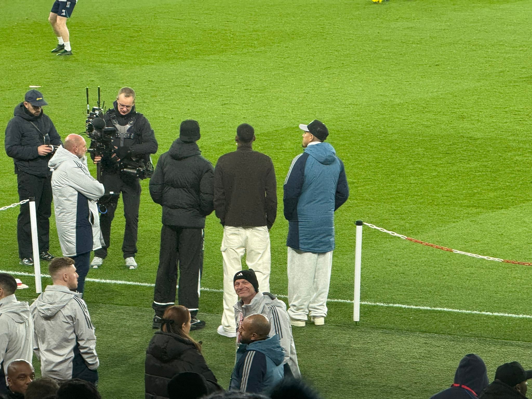 天空体育Sam Blitz：因卡皮耶与莫斯克拉和加布里埃尔一起观看了阿森纳对阵埃