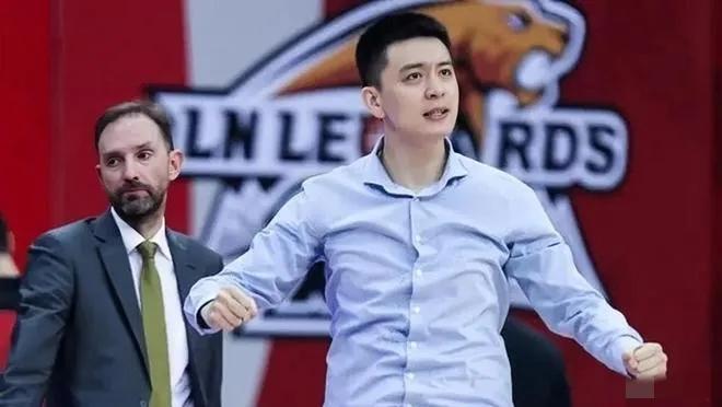 杨鸣与辽宁队分道扬镳，其下家会是哪里？
媒体传杨鸣签约广东火狮队。
从郭士强的离