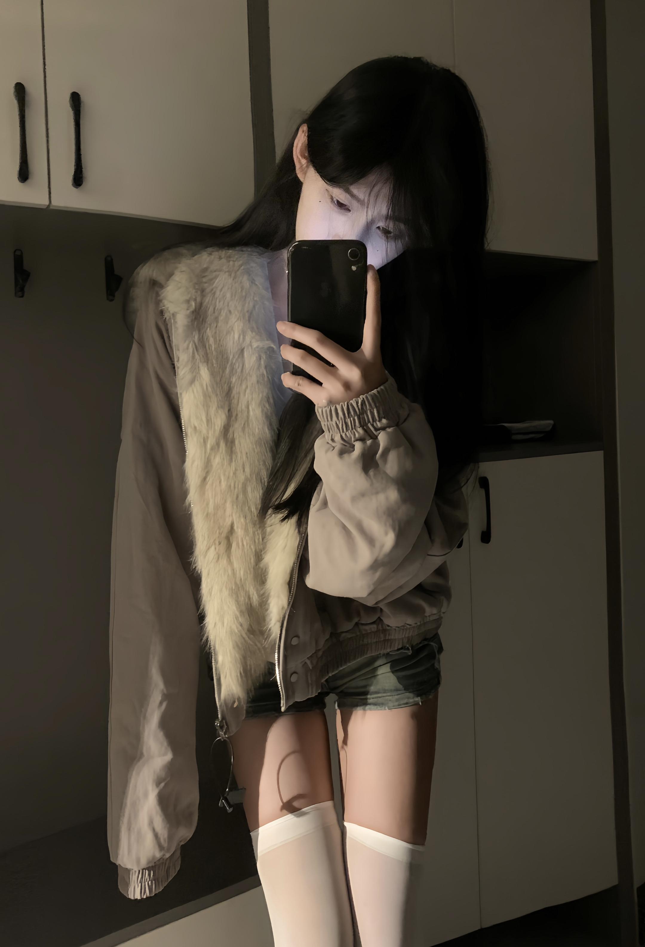 我的朋友圈你从没点过赞 却能在其他女孩的照片下自然调侃