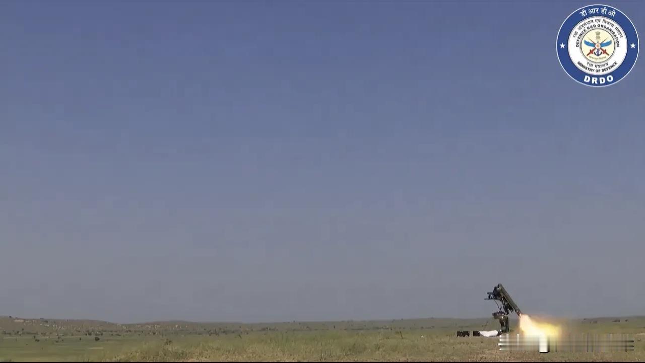 印度又试射导弹了，这次试射的是第四代防空导弹，由印度国防研究与发展组织，在拉贾斯