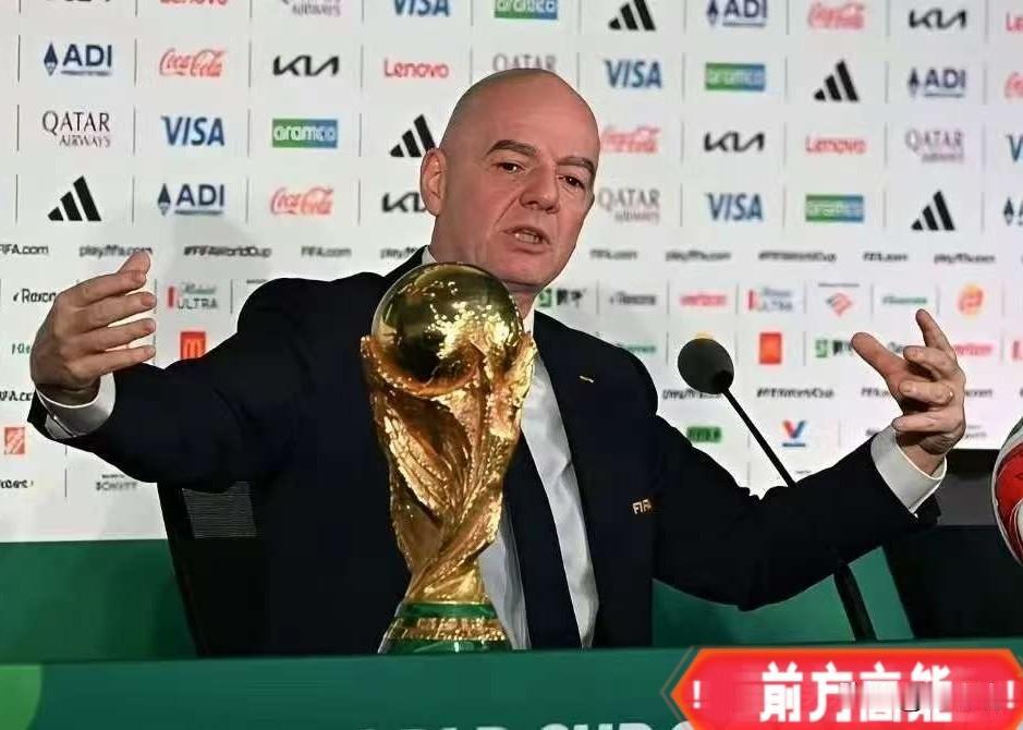 国际足联这次尴尬了
在法国队1:0战胜巴拉圭的比赛中，主裁判不仅对于巴拉圭的犯规