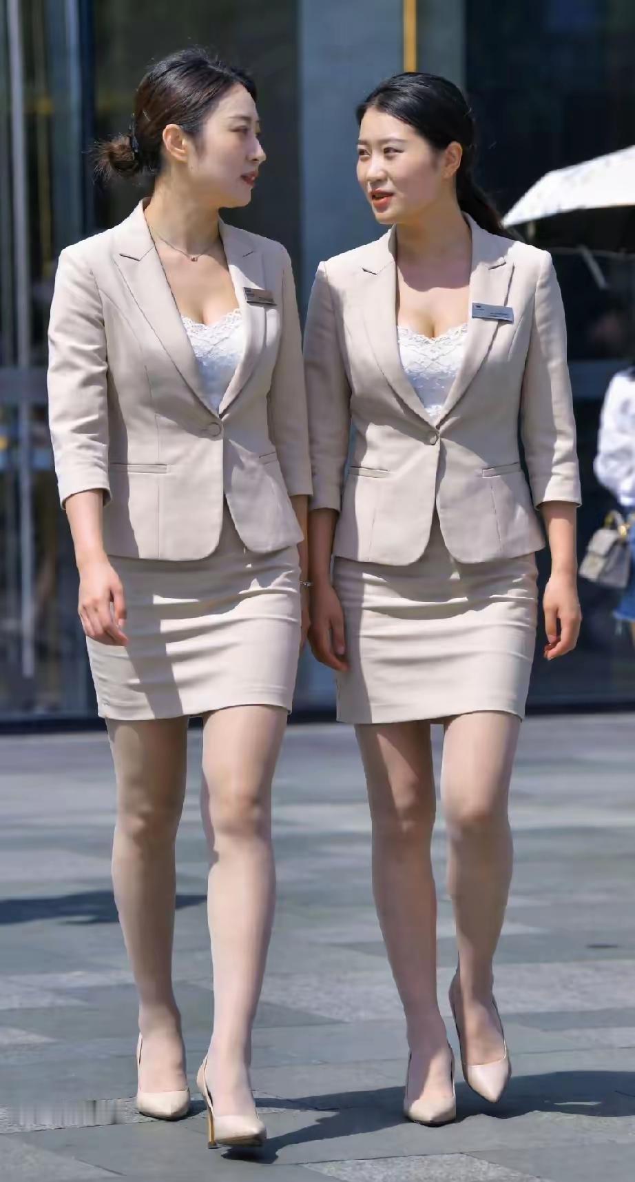 从事什么职业的女性才会穿这种服色的职业套装，灰色短裙，有见多识广的可否告知一下？