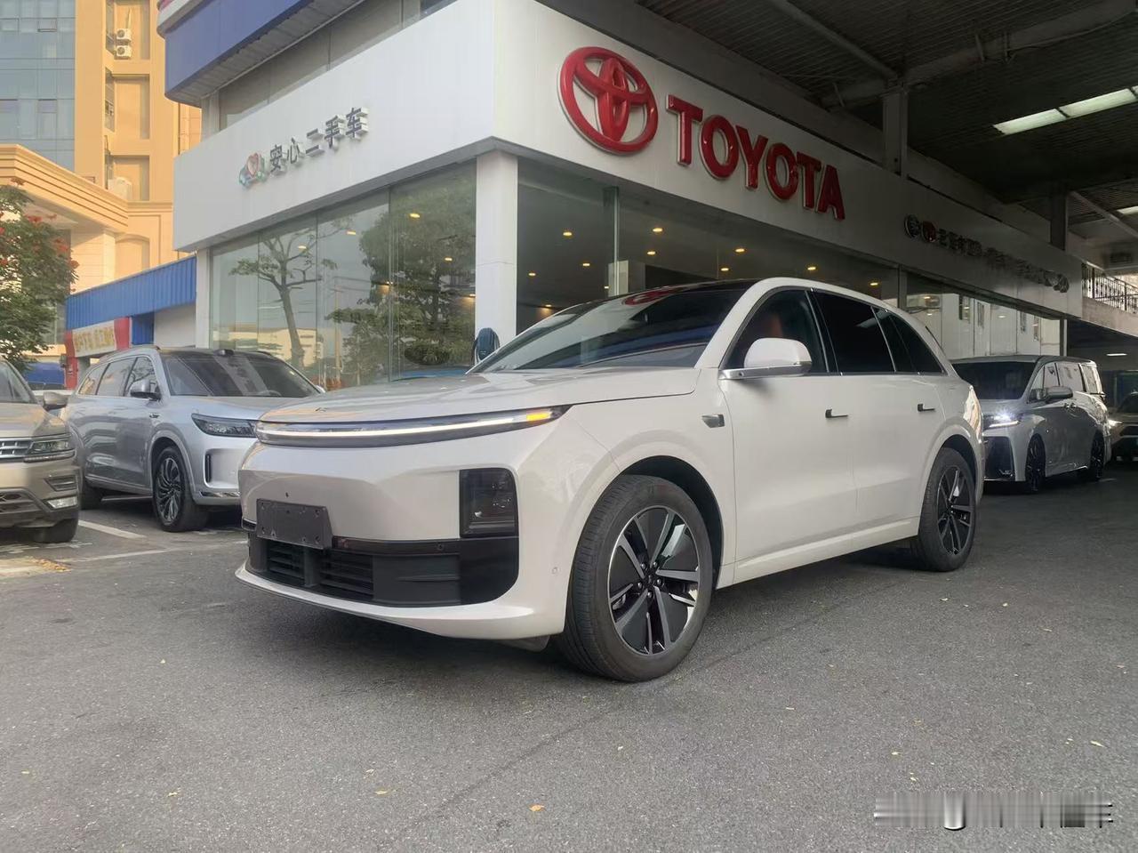 真正了解完混动的原理，在看理想这种拖着发电机的电动车，再看看他们的销售话术！就像