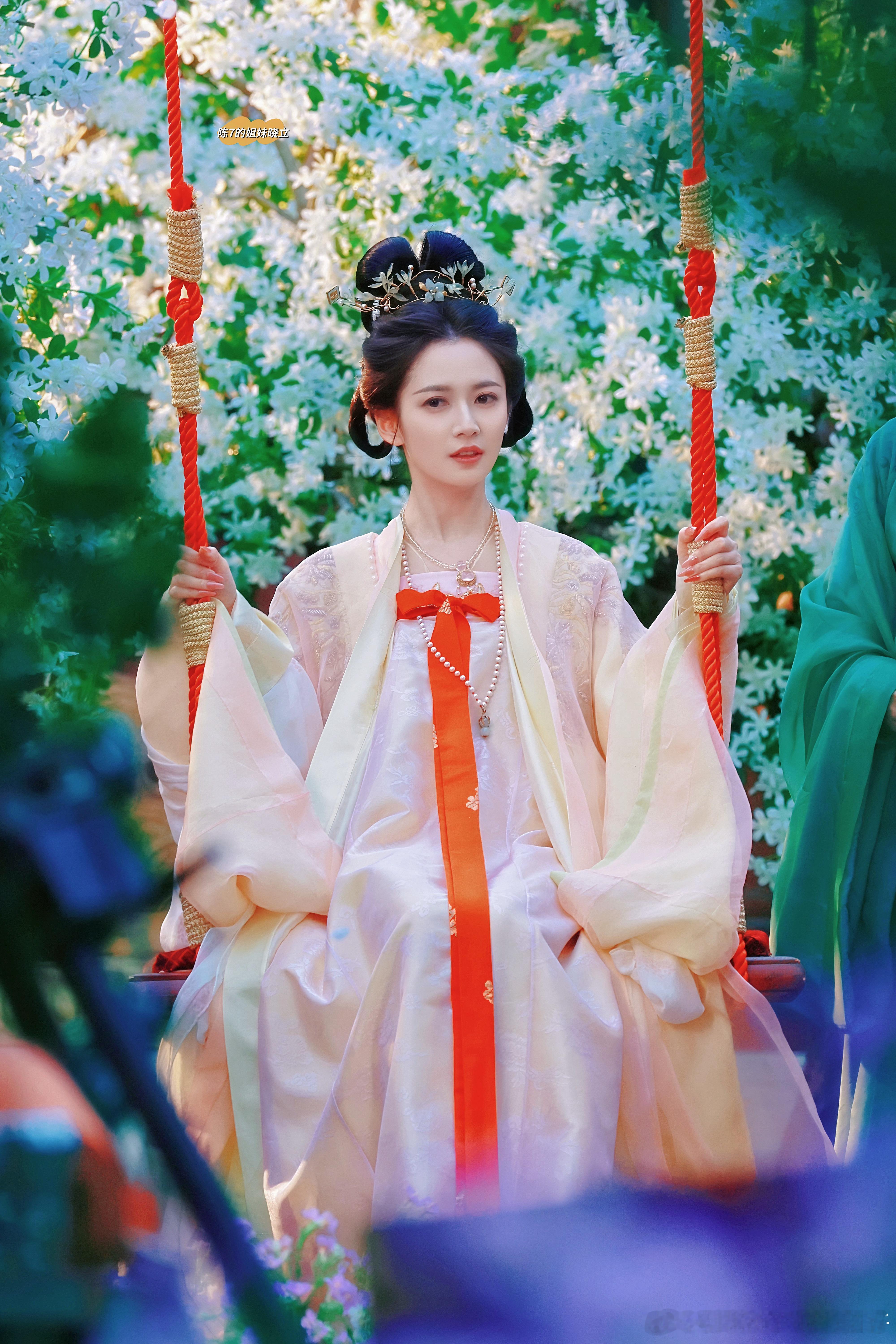 陈钰琪 陈钰琪金吾不禁 陈钰琪李令歌 要星光要月亮，要世界投降，更要你在身旁。