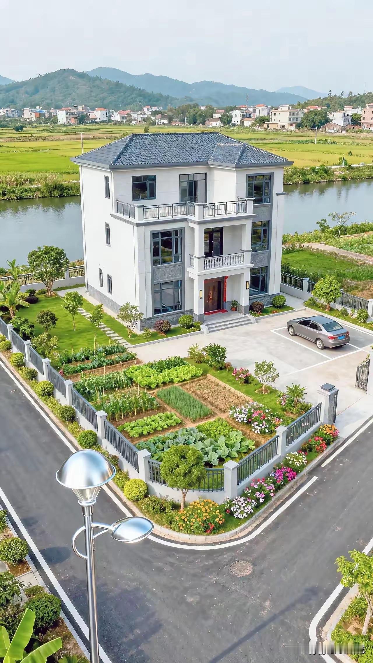 在农村盖一套这样的房子，预算要不要20万