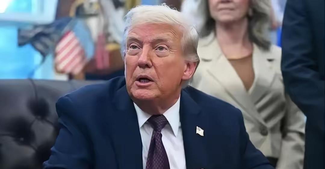 特朗普傻眼了！就在他出武器装备给台岛，中国首次以“武力”威慑美国。最近这110亿