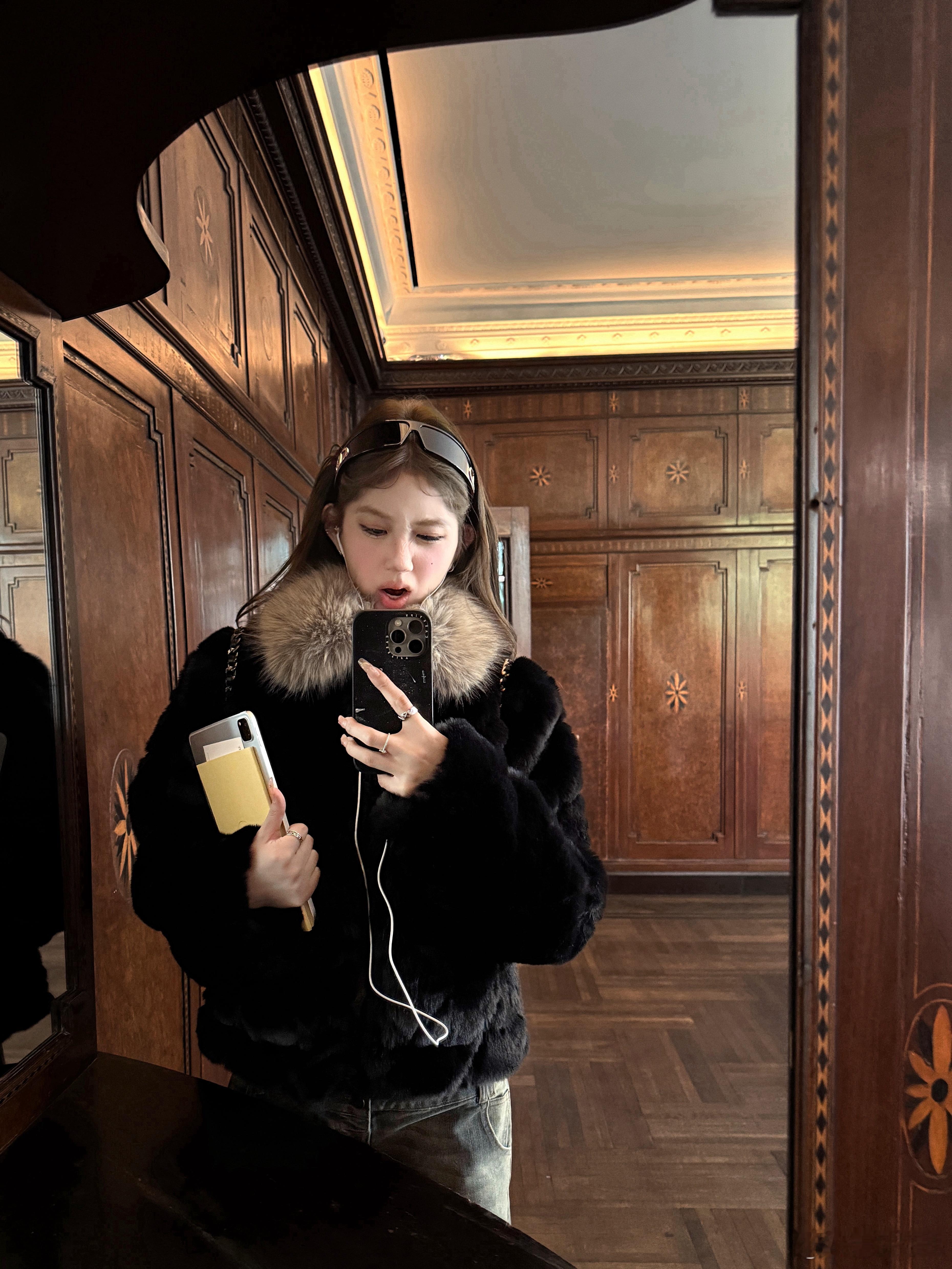 再来一个 本期我超级爱的外套！不止两个颜色 请品～ 