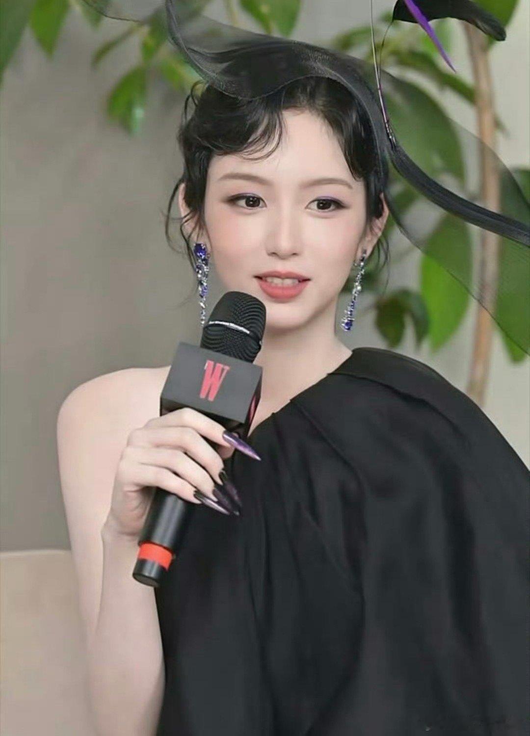 明星W盛典造型图到底是谁要害周也…也子你被做局了 ​​​