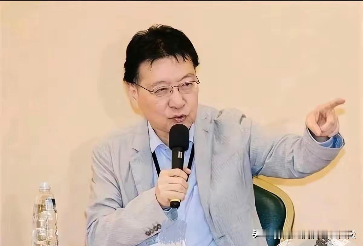近日，台湾赵少康在节目中愤愤不平的表示，大陆网友叫他“黎少康”，而自己同黎智英只