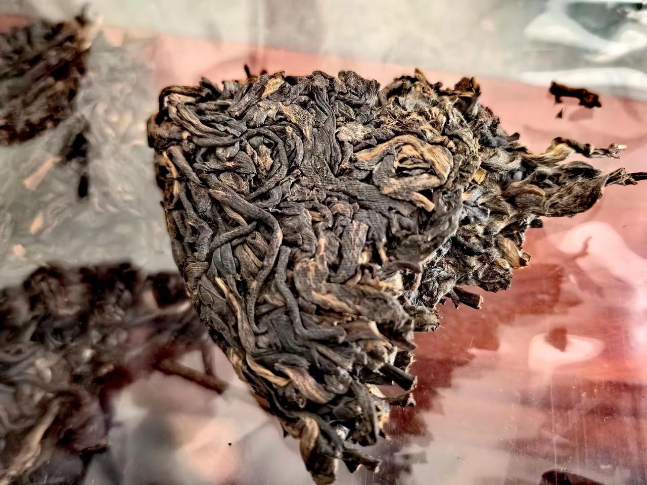 陈韵流金岁月深，苦尽甘来茶魂醒……