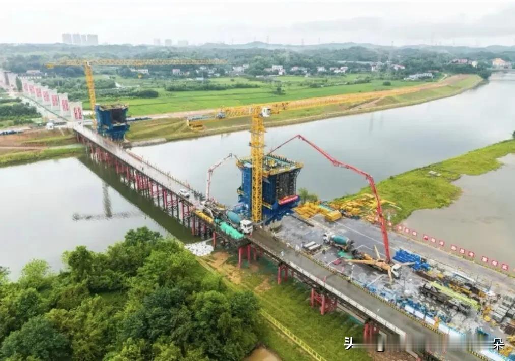 湘赣通道建设提速！长赣高铁捞刀河特大桥“跨”入新阶段，长沙至赣州将缩短至1.5小