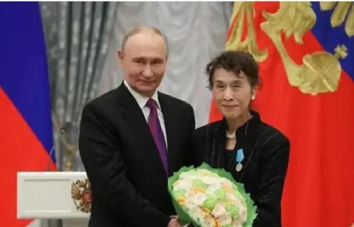 快讯！快讯！
 
俄罗斯方面突然宣布了，向日本演员栗原小卷授予“普希金勋章”。