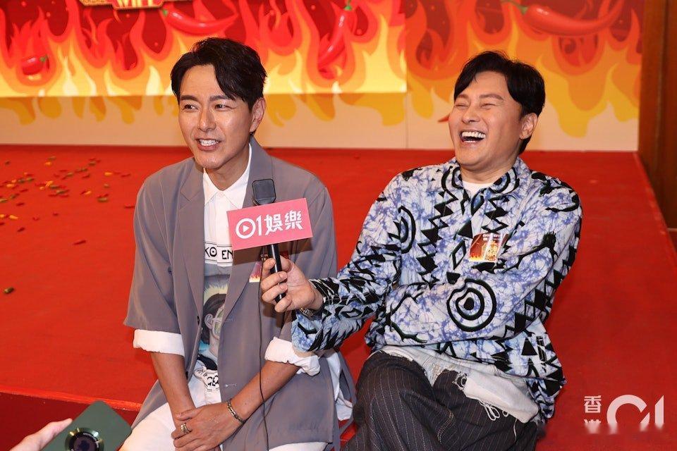 蕭正楠與曹永廉昨日（26/5）齊齊出席由二人主持的全新綜藝節目《夫妻肺片》的宣傳