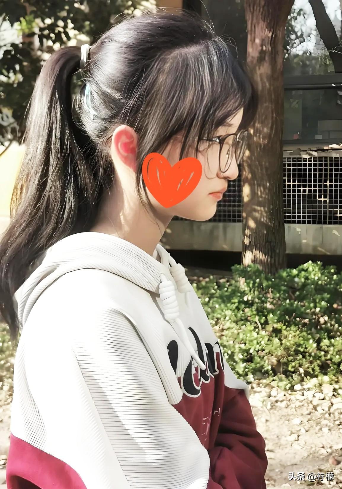 现在的孩子真是让人操心，才上初中就敢谈对象，更离谱的是，居然跟着男生回了家，父母