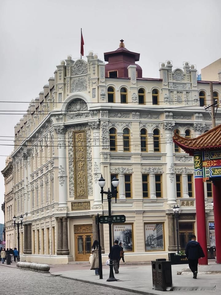 昨天下午我也去了，怎么没有偶遇呢？我是擅长拍视频，照片就随意拍了几张，没拍你照的