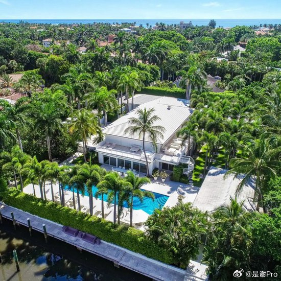 爱波斯坦的女友在狱中过VIP生活 这是坐牢么，这不就是换个地方继续享福。狱中专享