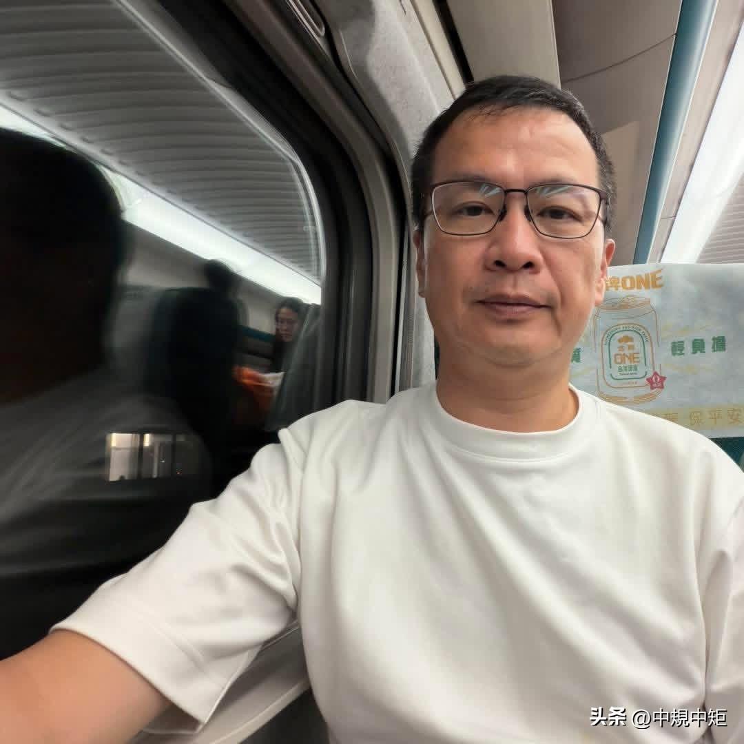 国民党立委罗智强今（26日）在脸书发文表示：
高雄，我来了！

今天马不停蹄，绕