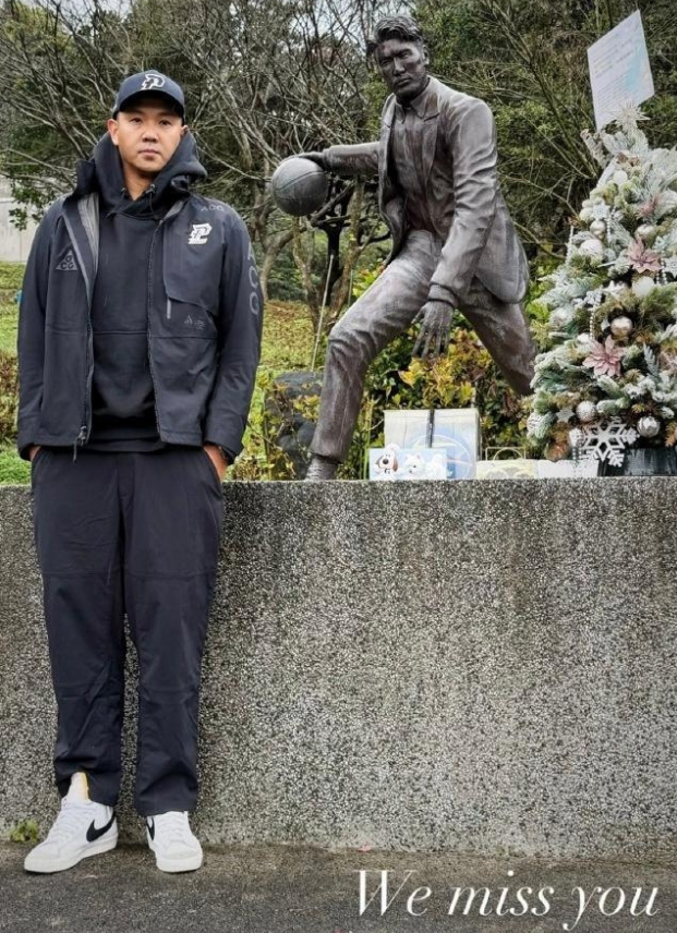 今天看到了陈建州，特意去看了高以翔，我觉得算是挺不错的了都这么久了，还没忘记好友