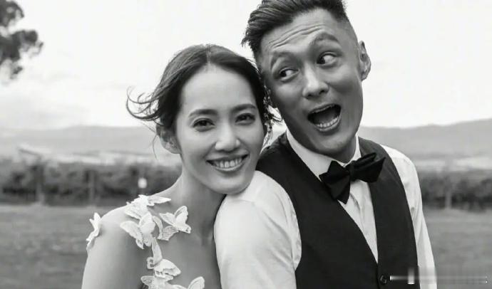 余文乐宣布离婚余文乐的分开声明堪称成年人离婚模板，语气平和体面，婚姻落幕，但对孩