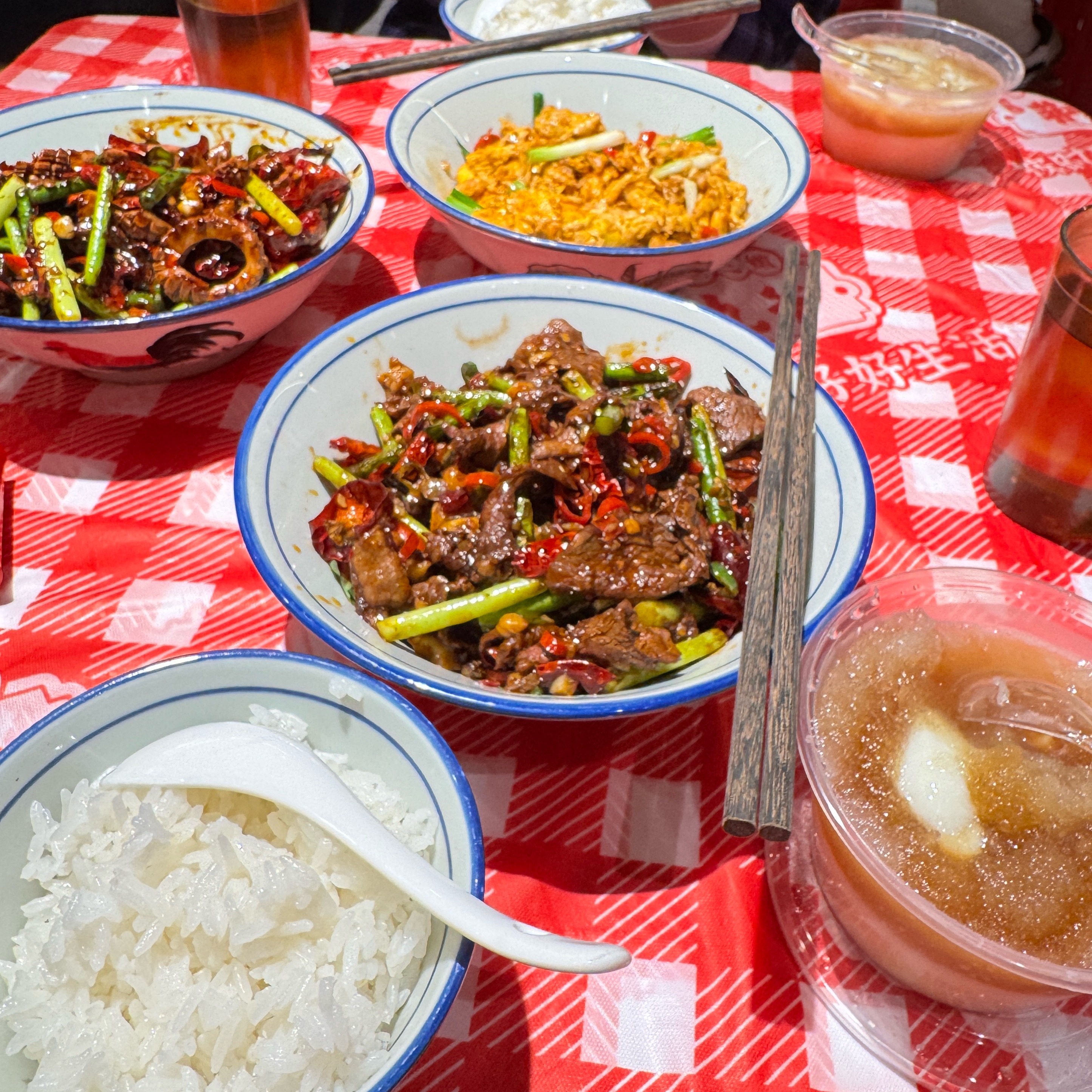 这家湖南菜还挺好吃的！！！（就是太辣了😂 