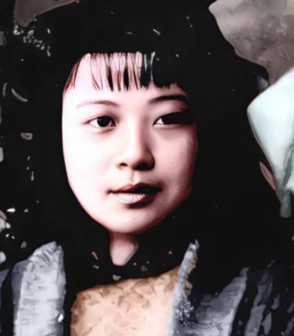 1947年，华北某个村子，唢呐刚响了半曲，集结号就把它盖过去了。新郎陈广胜还穿着