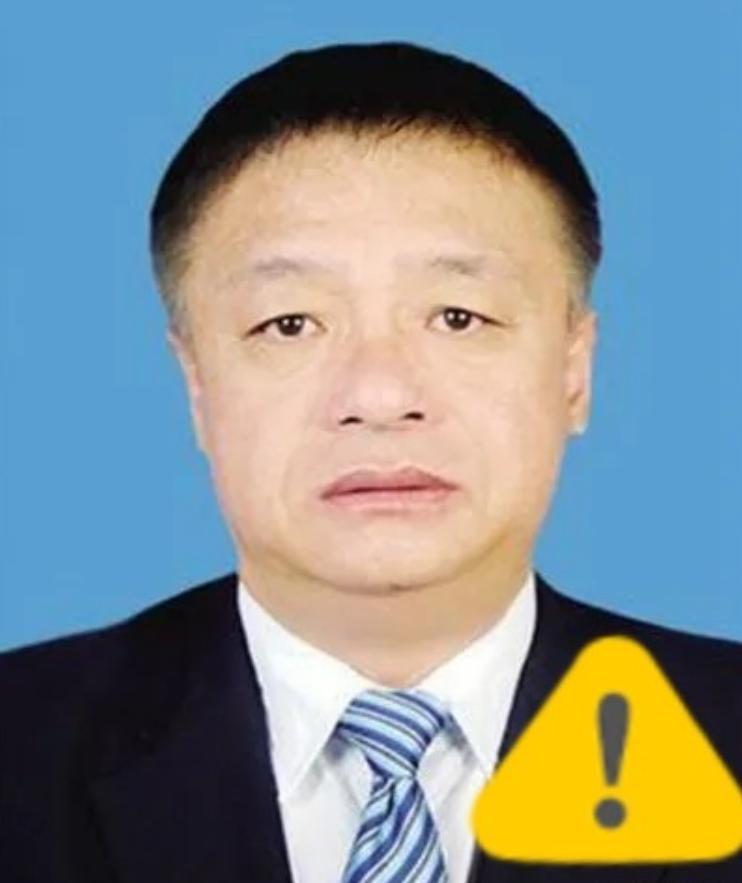 呼市二中的老底子这次算是被揭开了，郭炳胜也没能幸免。
 
说起呼和浩特市第二中学