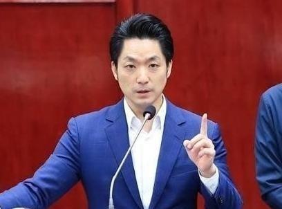 台湾地区政坛的天，恐怕要变了！一个近乎铁板钉钉的预言正在岛内流传：只要蒋万安在2