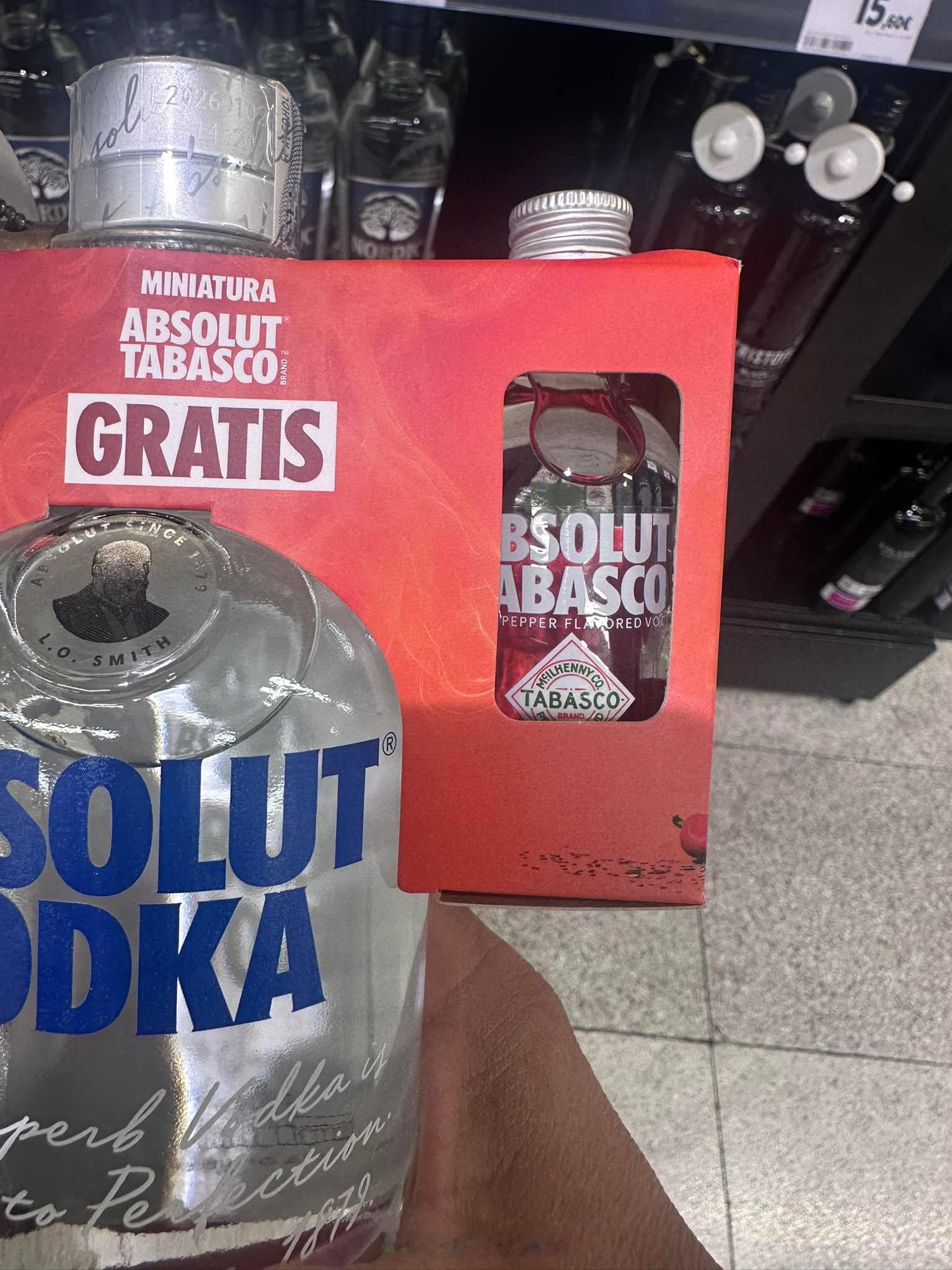 西班牙的绝对伏特加赠品，mini瓶的 ABSOLUT TABASCO 绝对伏特加