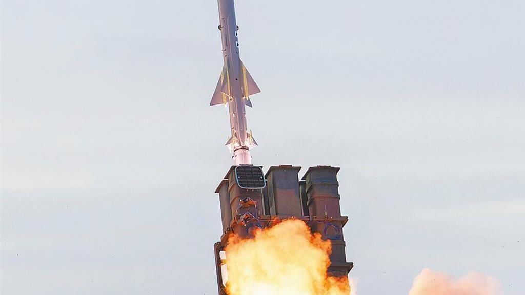 俄罗斯外交部发言人表示，日本部署远程导弹证明其已背离宪法中的和平条款，后果不堪设