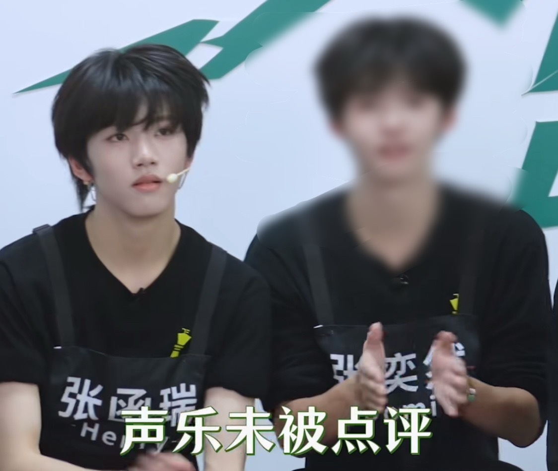 因为老师没有点评，就以为自己可能会失去sfy这个舞台而感到难过，真的特别在乎舞台