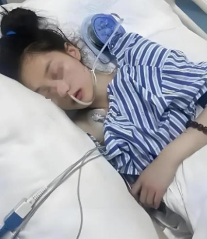 “用力过猛！”6月2日据媒体报道，河南一女子与男友亲热时，因动作较为剧烈，事后不