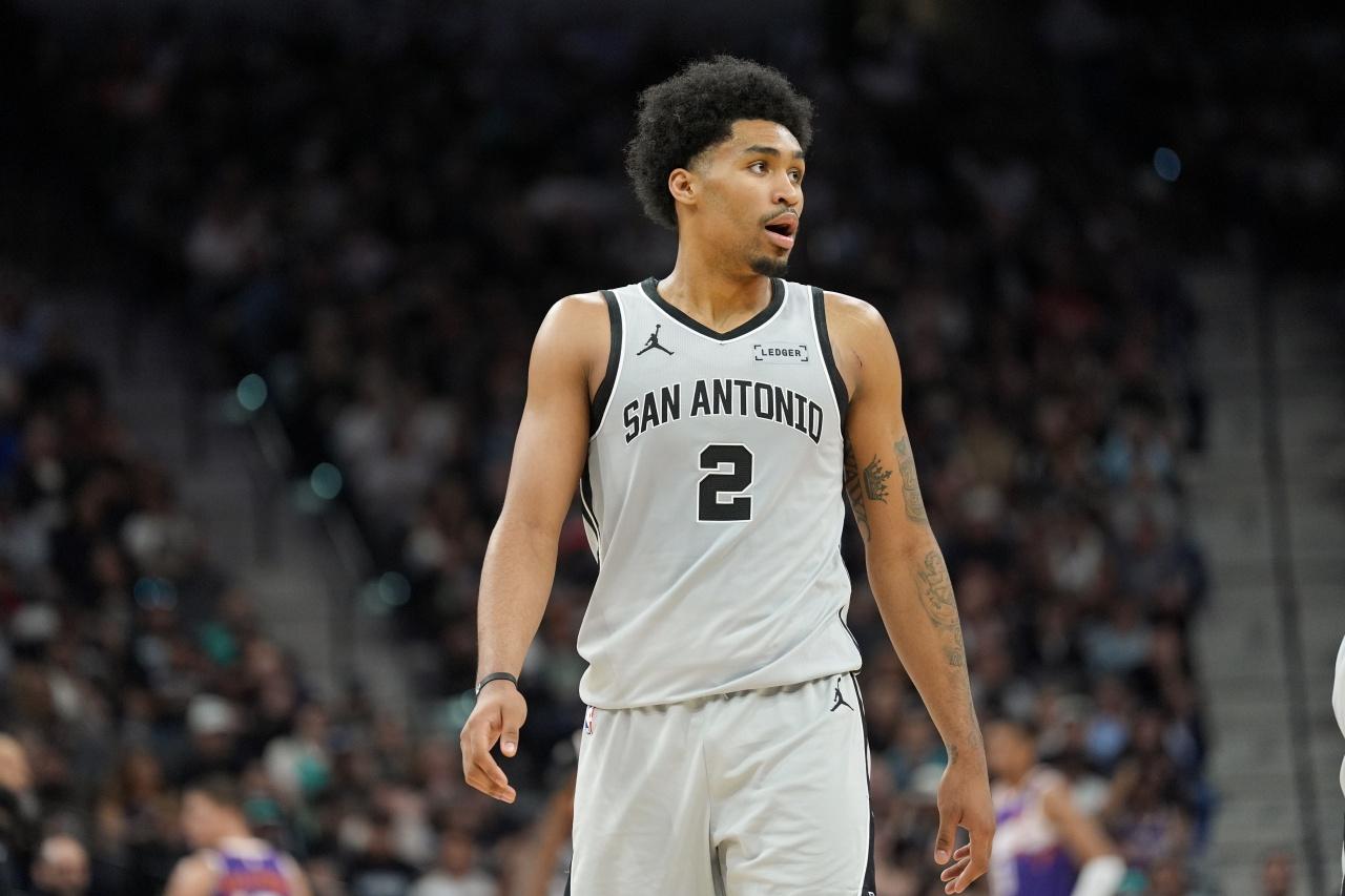 G3文班没上场，马刺又试出一个“巨星胚子”：G3拿下开拓者，哈珀这场含金量很高，