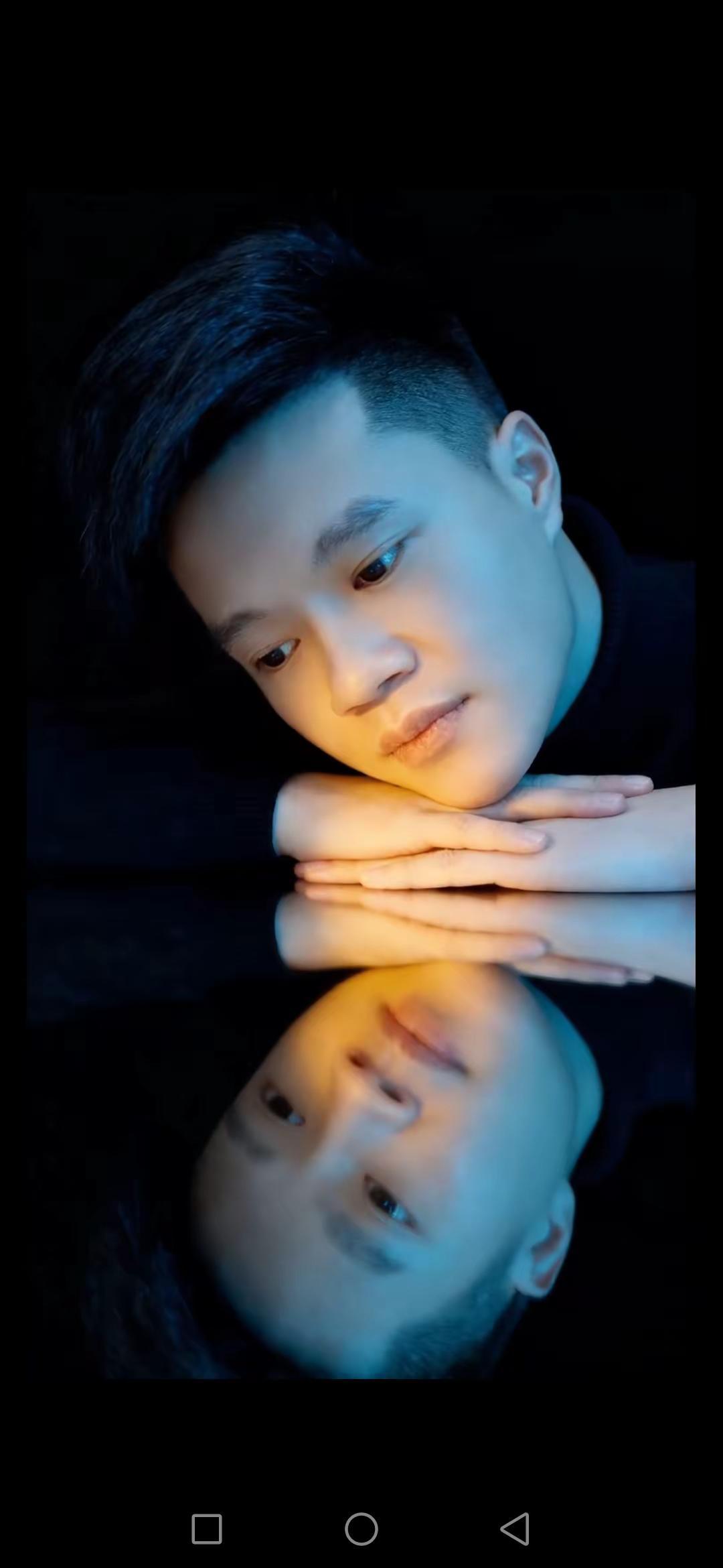 不知不觉，我们都变了，失去了原来的样子，丢了快乐，变得连自己都不认识了，学会了强